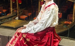 掀开奶罩边躁狠狠躁学生的小文字